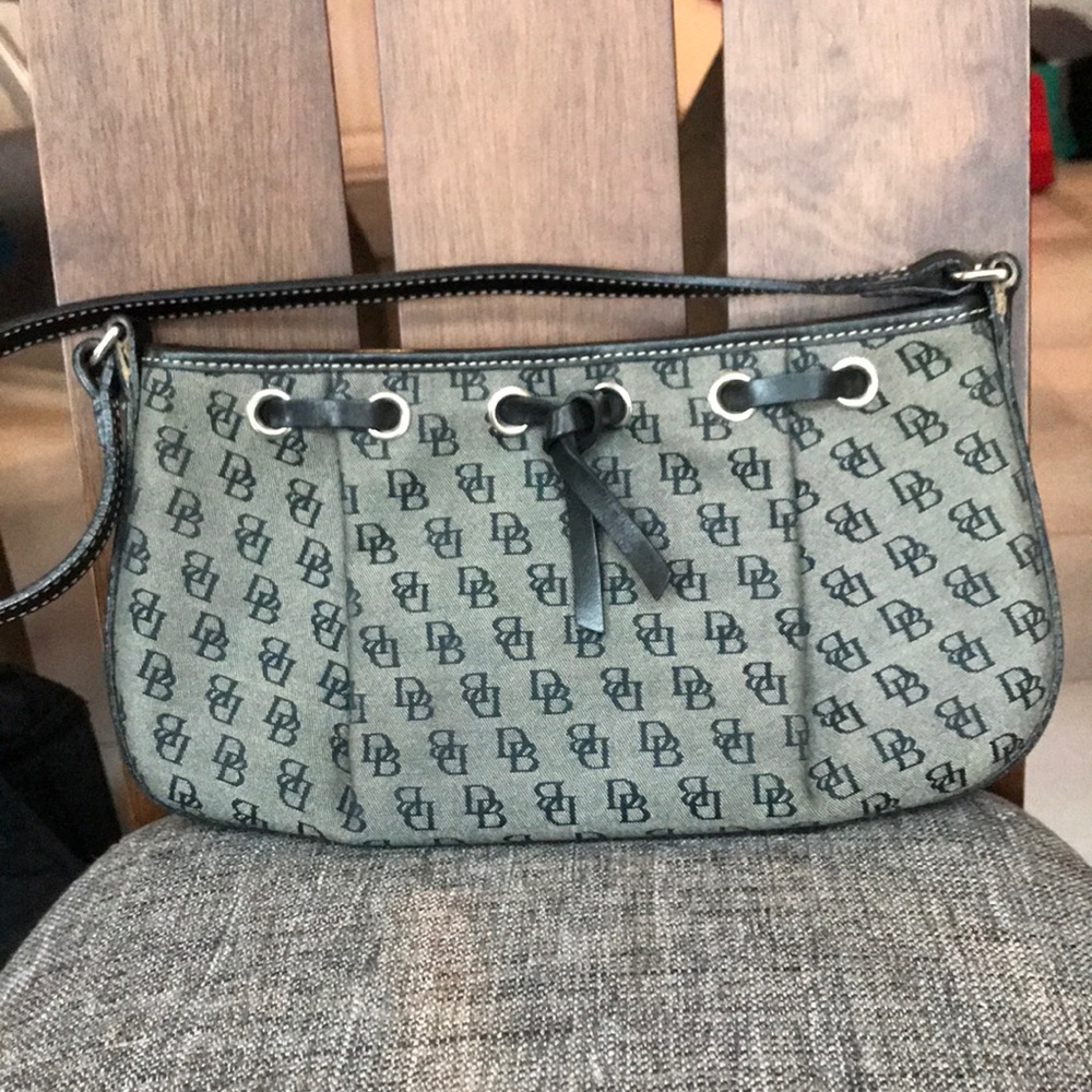 x sold x Dooney & Bourke mini purse